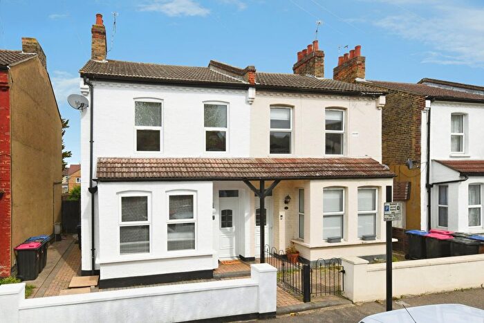 3 Bedroom Semi-Detached House For Sale In St. Anns Road, Southend-On-Sea, Essex, SS2