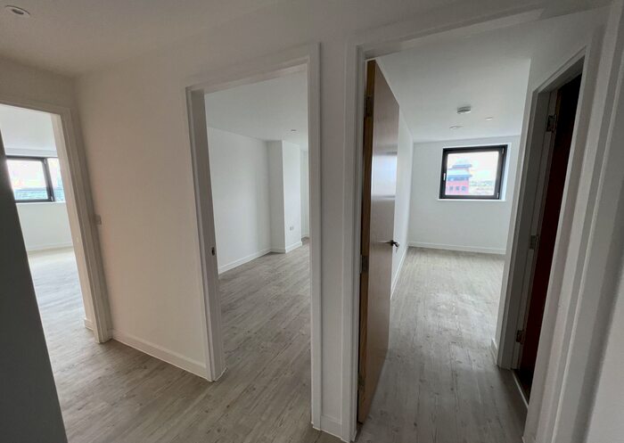 2 Bedroom Flat To Rent In Furness Quay, Salford, Manchester, M50