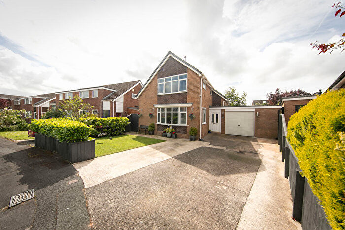 3 Bedroom Detached House For Sale In No., Moreton Drive, Staining, Lancs, FY3