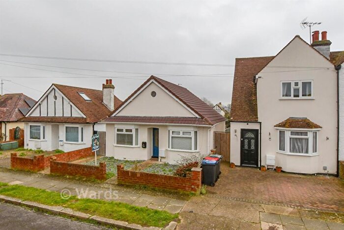 2 Bedroom Detached Bungalow For Sale In Linden Avenue, Herne Bay, Kent, CT6