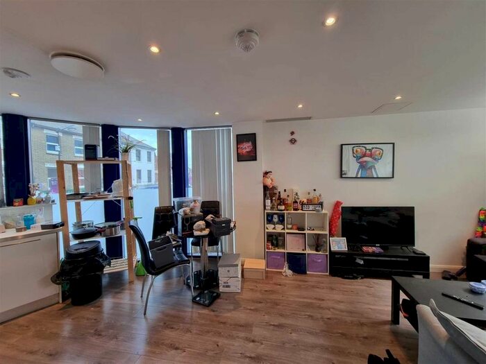 1 Bedroom Flat To Rent In Turnpike Lane, Turnpike Lane, N8