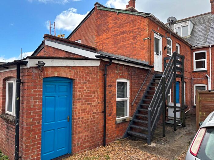 2 Bedroom Flat To Rent In Andover Road, SP11