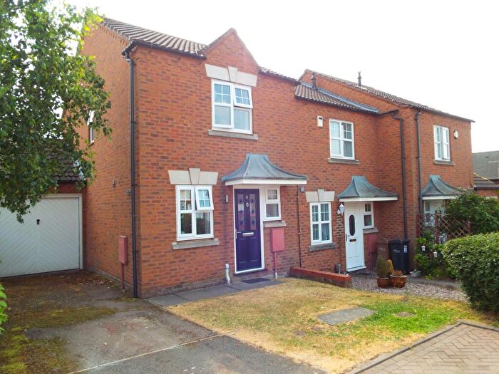 2 Bedroom Property To Rent In Bell Close, Lichfield, WS13