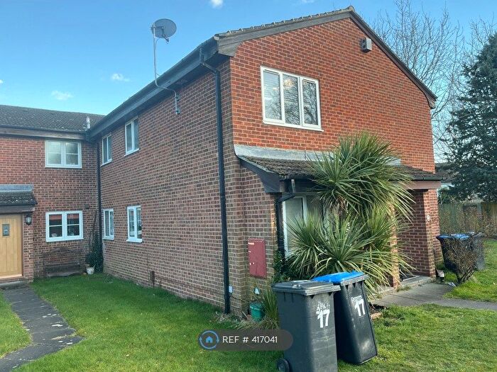 1 Bedroom Terraced House To Rent In Sycamore Walk, Englefield Green, Egham, TW20