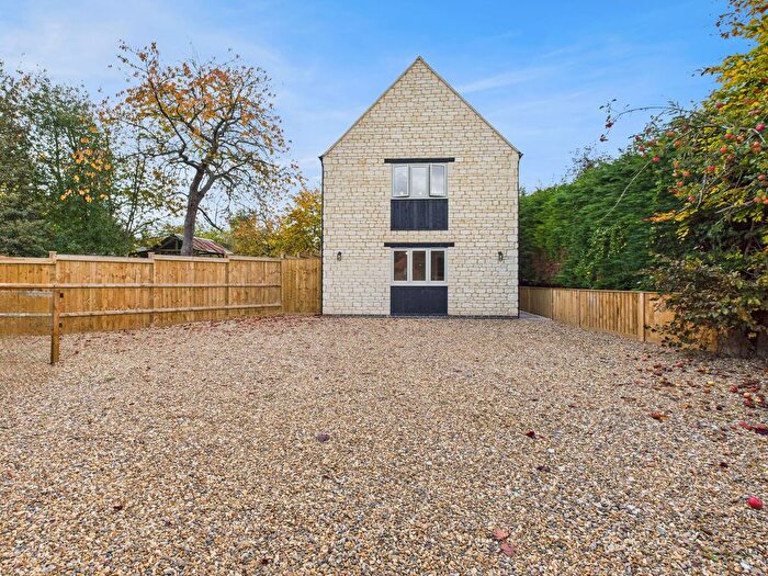 3 Bedroom Property For Sale In Water Lane, Bradden, NN12