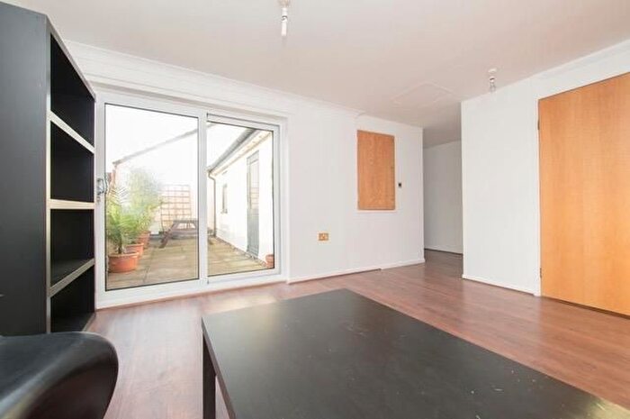 2 Bedroom Flat To Rent In Cherry Close, London, E17