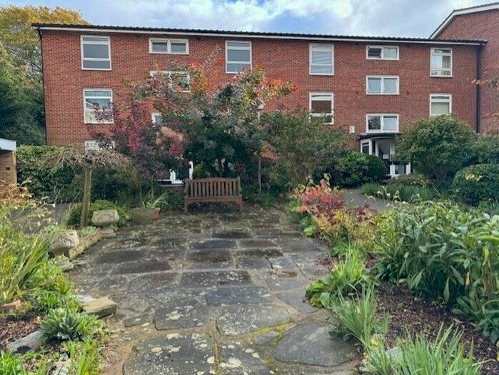 1 Bedroom Flat To Rent In Cotelands, Croydon, CR0