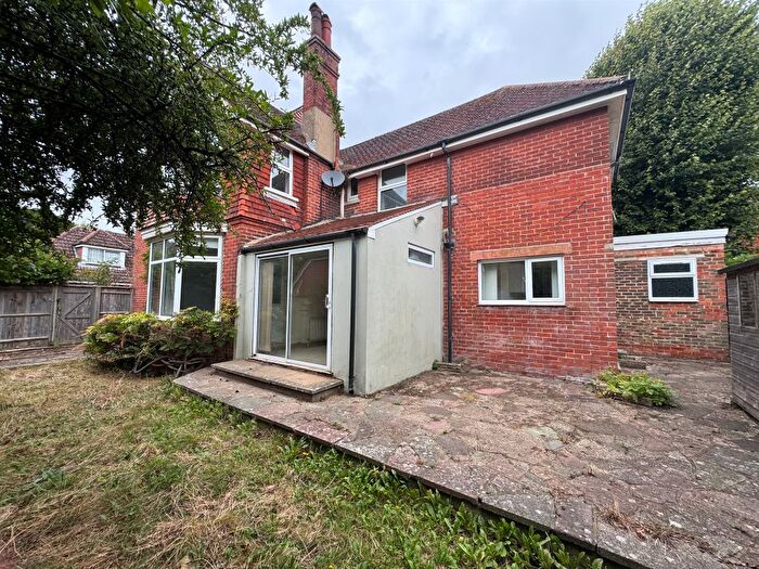 4 Bedroom Detached House For Sale In Durrington Hill, Worthing, BN13