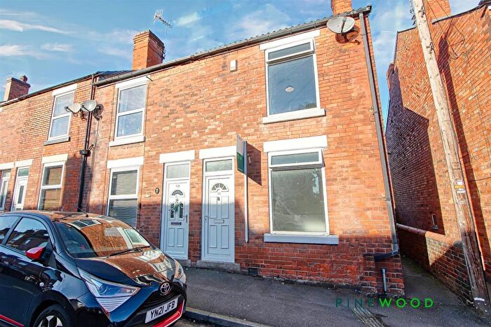 2 Bedroom End Of Terrace House To Rent In Shirland Street, Chesterfield, Derbyshire, S41