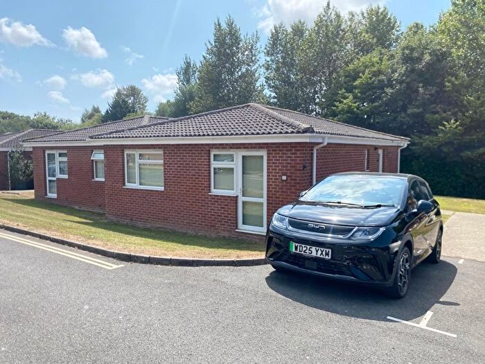 2 Bedroom Semi-Detached Bungalow To Rent In Gurnard Pines, Cowes, PO31