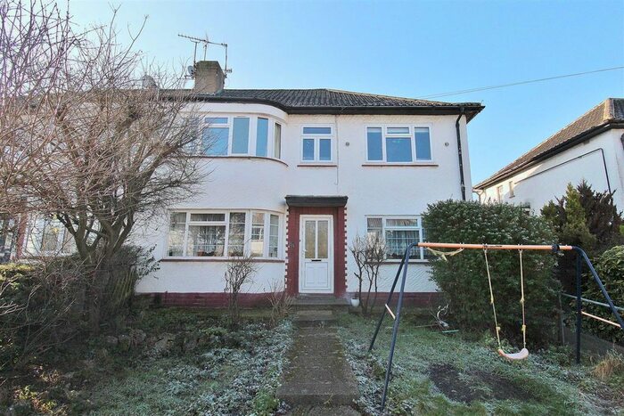 2 Bedroom Maisonette To Rent In Warkworth Gardens, Isleworth, TW7