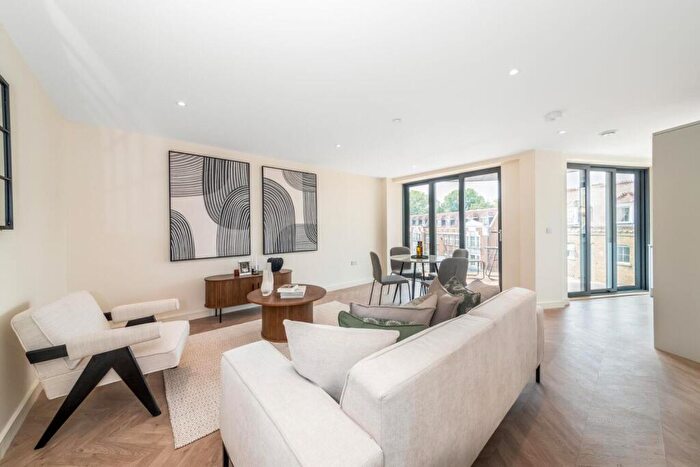 2 Bedroom Apartment To Rent In High Street, Beckenham, BR3