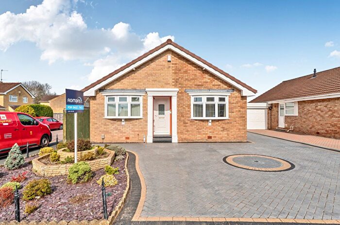 2 Bedroom Bungalow For Sale In Thames Avenue, Swindon, Wiltshire, SN25