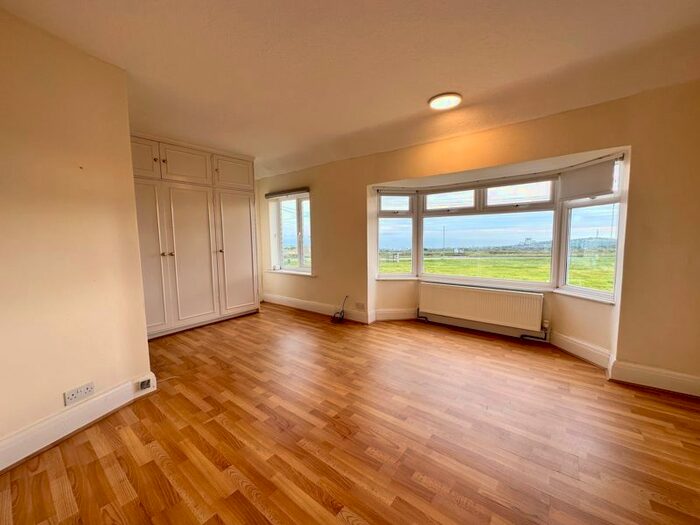 3 Bedroom Semi-Detached House To Rent In Hillview Road, Brighton, BN2