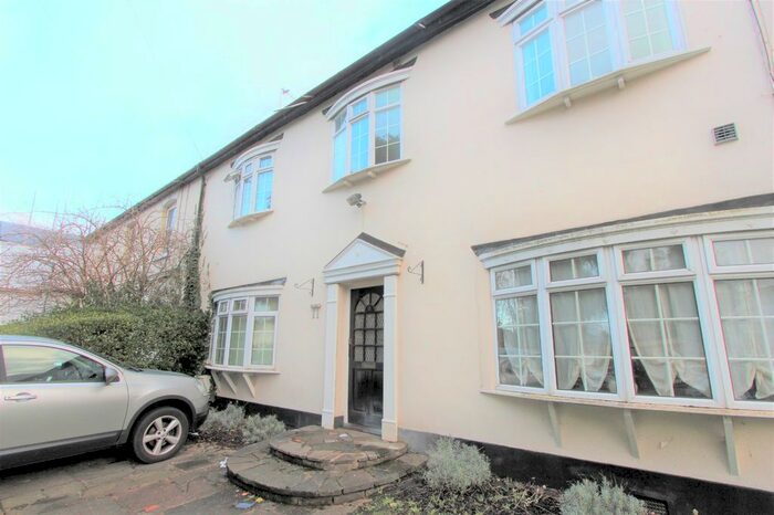 1 Bedroom Flat To Rent In Henry Road, Barnet EN4