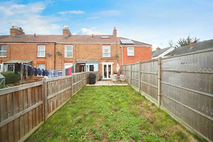 3 Bedroom Terraced House For Sale In Bindon Road, Taunton, TA2