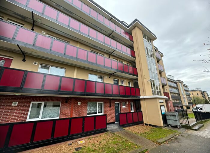 2 Bedroom Flat To Rent In Ransford House, Kingswood Estate, London, SE21