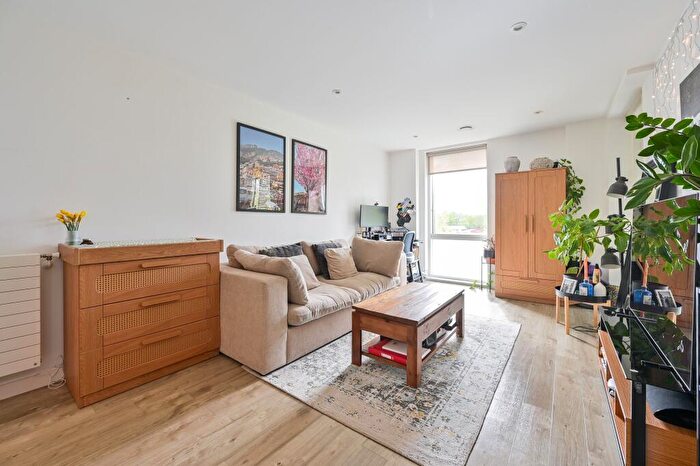 1 Bedroom Flat For Sale In Woods Road, London, SE15