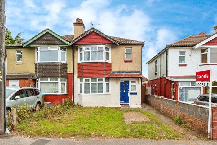 3 Bedroom Semi-detached House For Sale In Primrose Road, Southampton, SO16