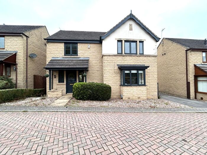 4 Bedroom Detached House To Rent In Scott Lane, Gomersal, Cleckheaton, West Yorkshire, BD19