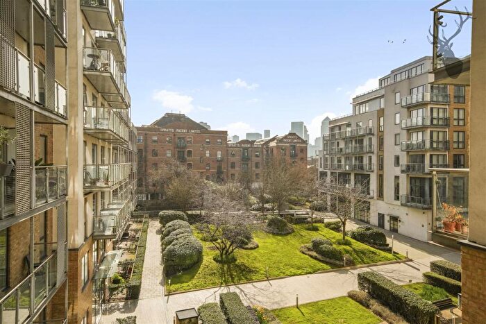 2 Bedroom Flat For Sale In Ceram Court, Bow, E3