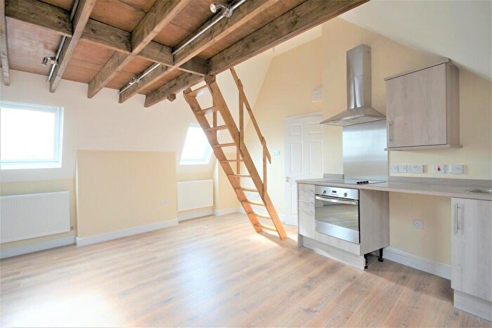 Studio To Rent In Park Way, Ruislip, HA4