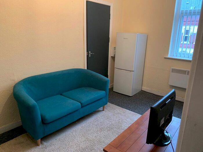 1 Bedroom Flat To Rent In Stirling Road, Edgbaston, Birmingham, B16