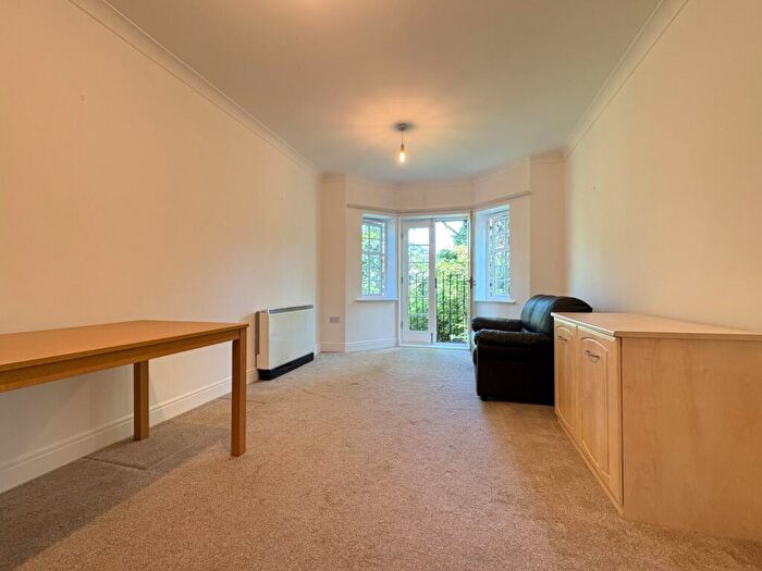 2 Bedroom Flat To Rent In Shire Oak Road, Headingley, Leeds, LS6