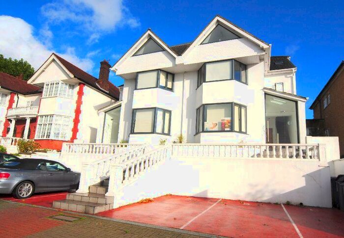 3 Bedroom Apartment To Rent In Regents Park Road, Finchley, N3