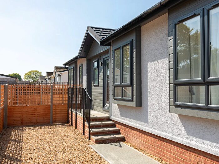 2 Bedroom Park Home For Sale In Oak Tree Park, Attleborough, NR17