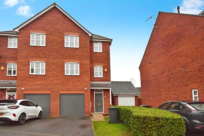 4 Bedroom Semi-Detached House To Rent In Golden Hill, Weston, Crewe, CW2