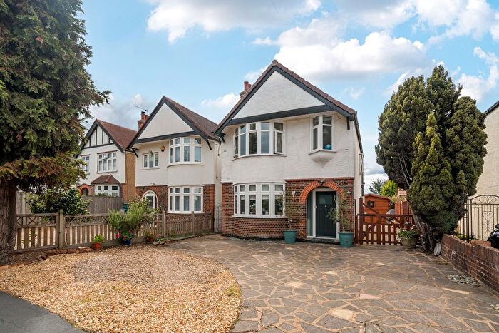 3 Bedroom Detached House For Sale In School Lane, Addlestone, KT15