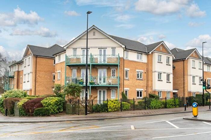 2 Bedroom Flat To Rent In High Road, Harrow Weald, HA3