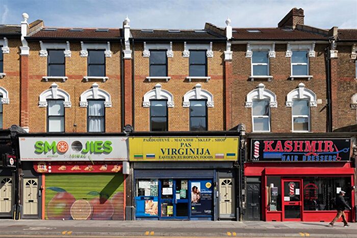 1 Bedroom Apartment To Rent In Hoe Street, Walthamstow, E17