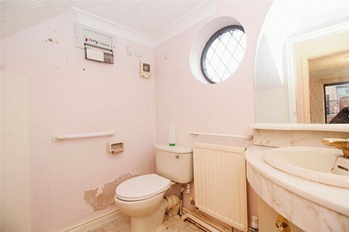 2 Bedroom Detached House For Sale In Windsor Street, Burbage, Hinckley, Leicestershire, LE10