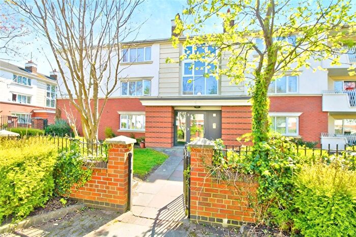 2 Bedroom Flat To Rent In May Close, Litherland, Merseyside, L21