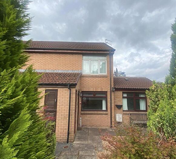 2 Bedroom End Of Terrace House To Rent In Hardgate Gardens, Shieldhall, Glasgow, G51