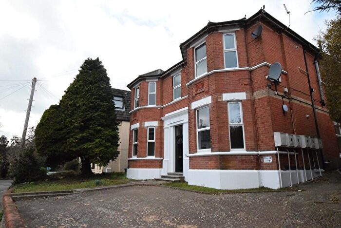 2 Bedroom Flat To Rent In Hengist Road, Bournemouth, BH1