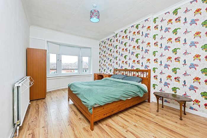 3 Bedroom Flat For Sale In Chirnside Road, Glasgow, G52