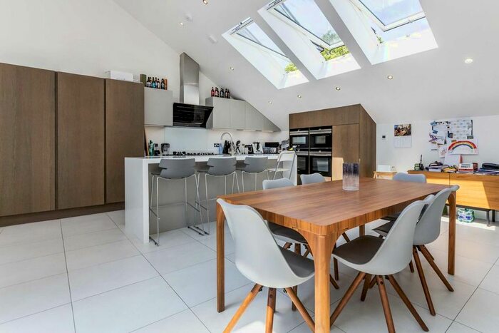 5 Bedroom Terraced House To Rent In Townhouse Mews, London, W12
