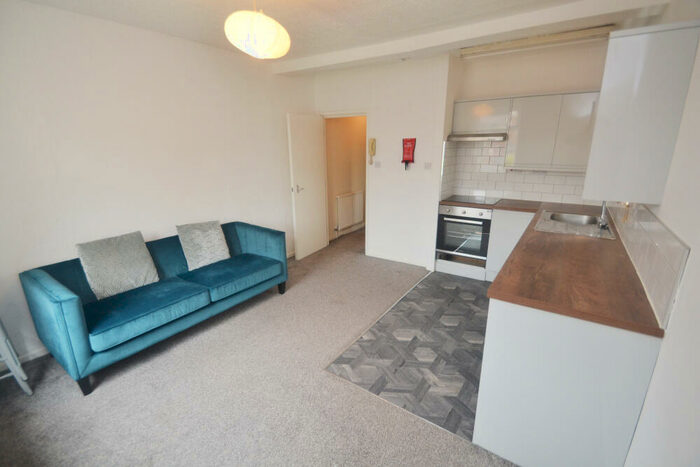 1 Bedroom Flat To Rent In Beaconsfield, Fallowfield, Manchester, M14