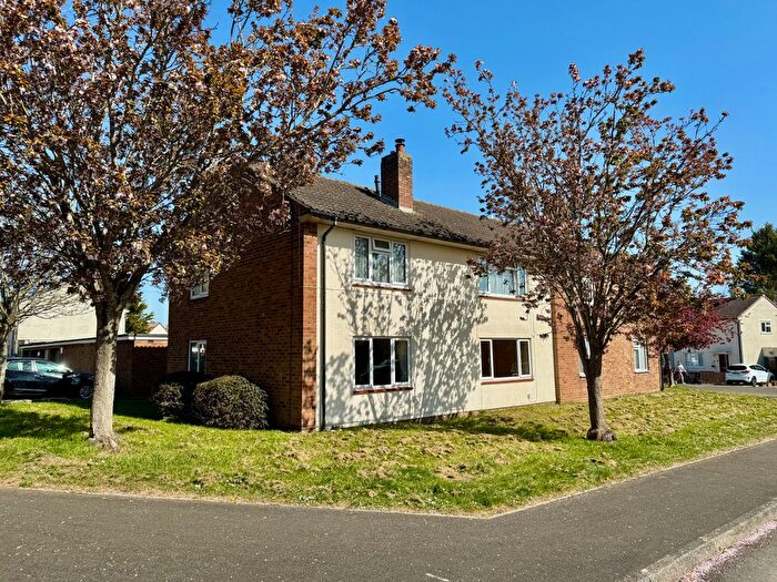 2 Bedroom Flat To Rent In Blackmoor Road, Taunton, TA2