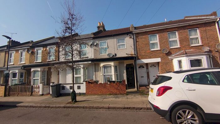2 Bedroom Flat To Rent In Vansittart Road, Forest Gate, E7