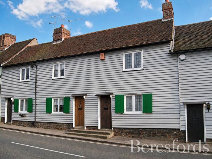 2 Bedroom Terraced House For Sale In Harwood Hall Lane, Upminster, RM14