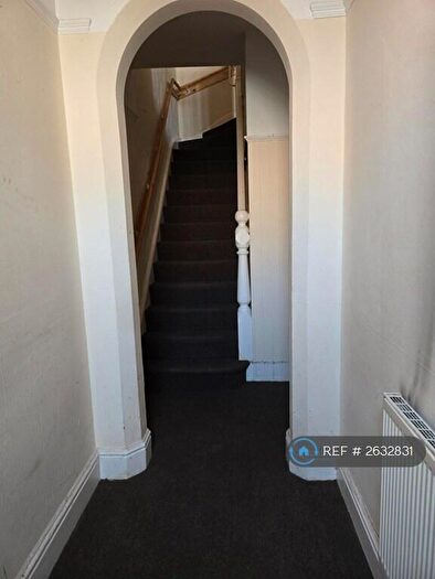 2 Bedroom Flat To Rent In Hagley Road, Stourbridge, DY8