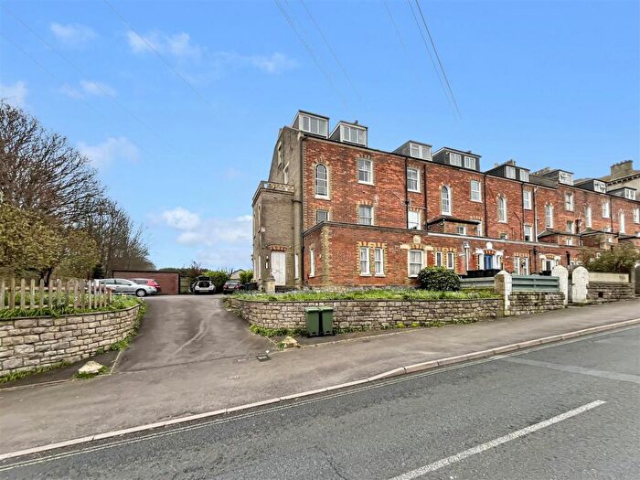 2 Bedroom Apartment For Sale In Wyke Road, Weymouth, DT4