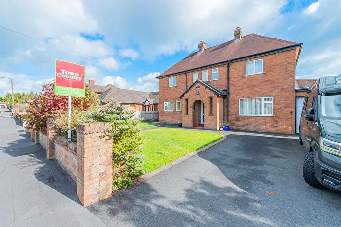 3 Bedroom Detached House For Sale In Oak Drive, Oswestry, SY11