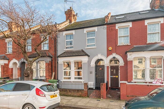 3 Bedroom Property For Sale In Holberton Gardens, Kensal Green, London, NW10