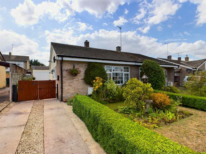 2 Bedroom Semi-Detached Bungalow To Rent In Wychwood Close, Milton-Under-Wychwood, Chipping Norton, OX7