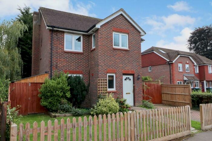 3 Bedroom Detached House To Rent In Arun Way, Horsham, RH13